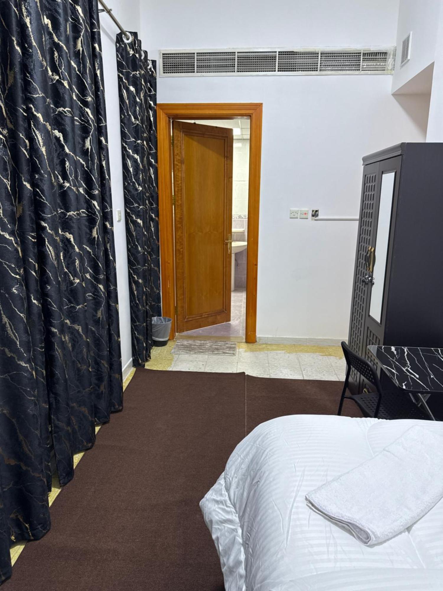 Apartment Four Stars Dubai