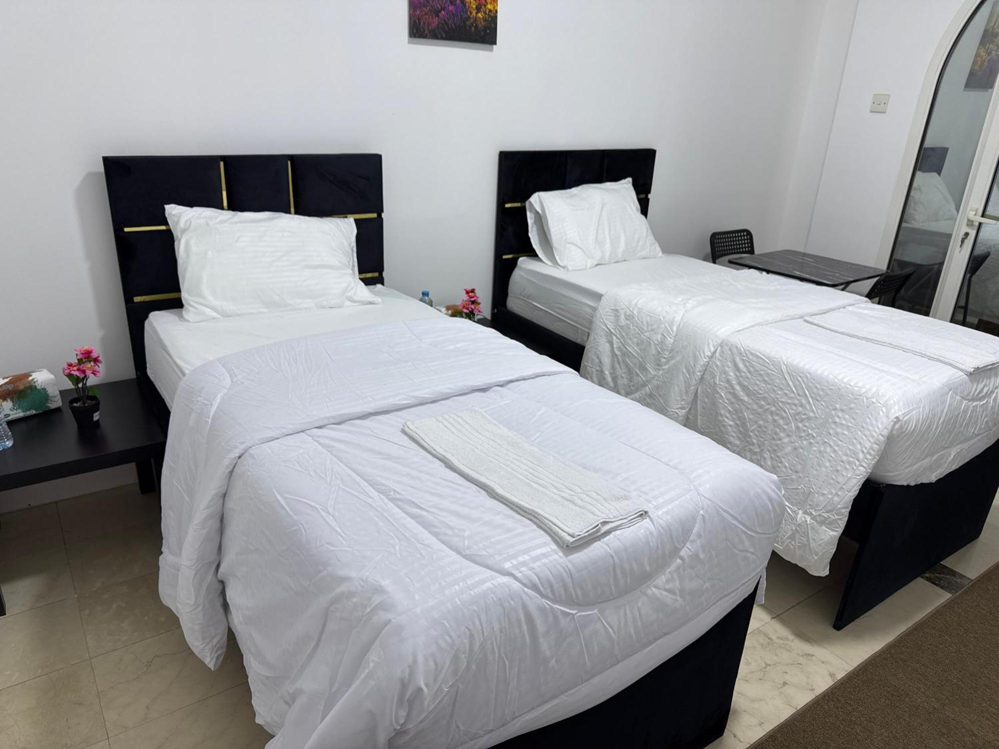 Apartment Four Stars Dubai