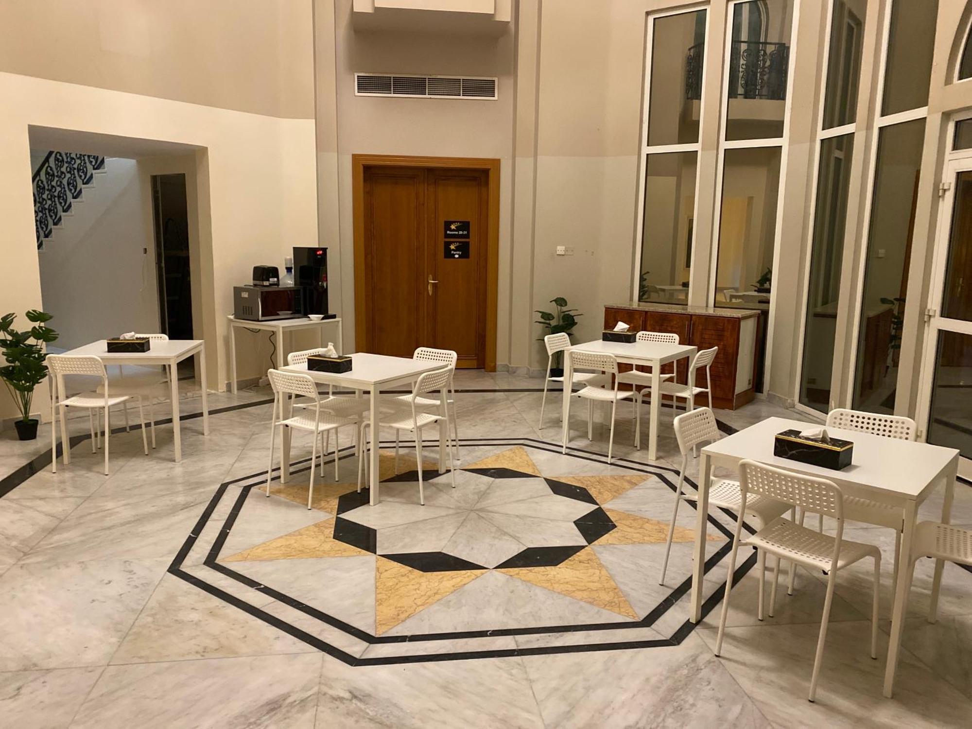 Four Stars Dubai