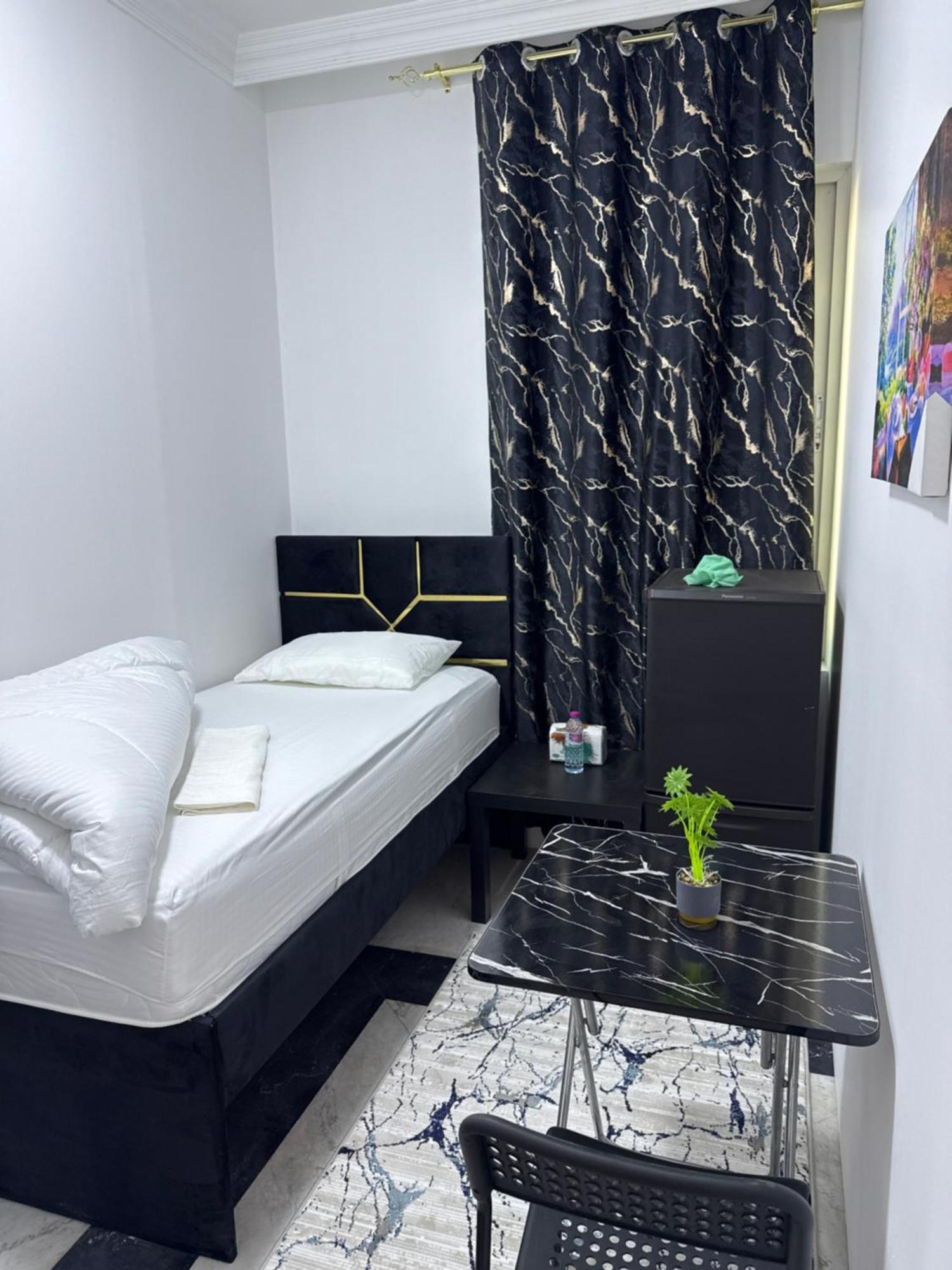 Apartment Four Stars Dubai