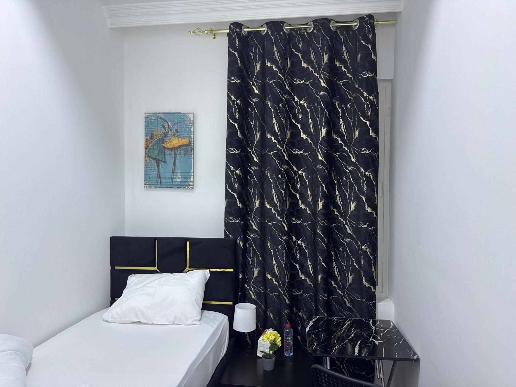 Four Stars Dubai